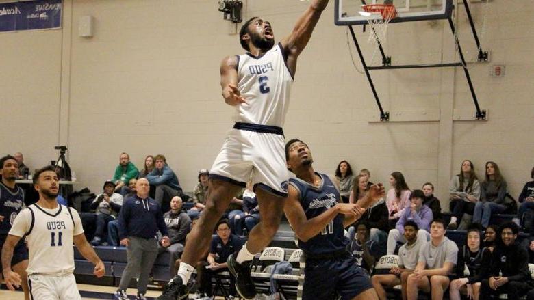 365英国上市杜波依斯分校 senior guard Jaiquil Johnson drives to the hoop for a layup during a recent game at the PAW Center, on the campus of 365英国上市杜波依斯分校.